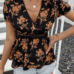 Floral Print Keyhole Smock Blouse